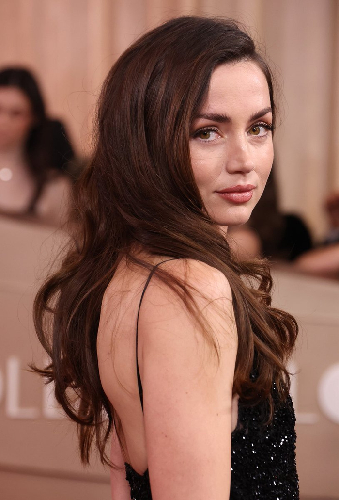 ng体育-安娜·德·阿玛斯亮相第83届金球奖红毯|妈咪|级别_新浪体育_新浪新闻