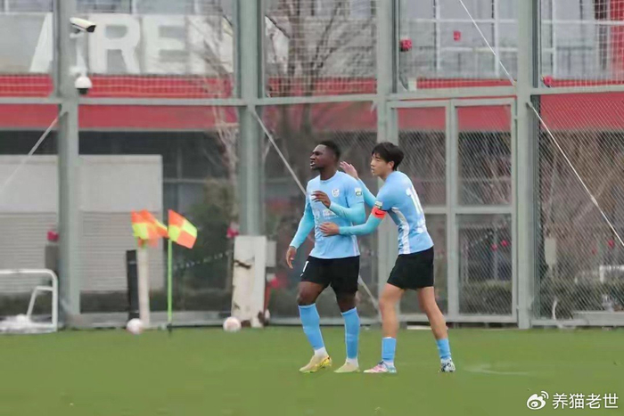 ng体育官网-辽宁铁人砸钱真能争冠？先问问山东泰山答不答应！|英博|中超|上海申花足球俱乐部|大连英博|申花_新浪体育_新浪新闻